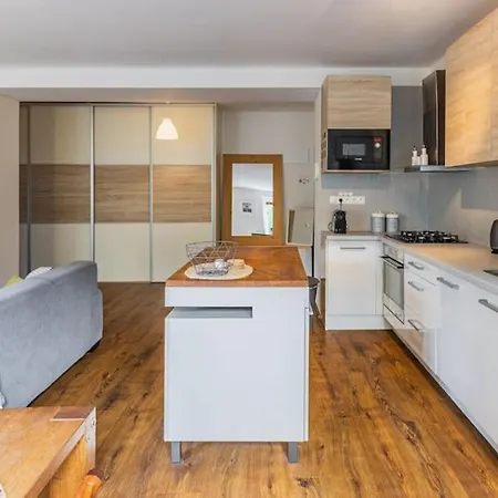 Sokolska Peacefull Residence, Old Town Apartmán